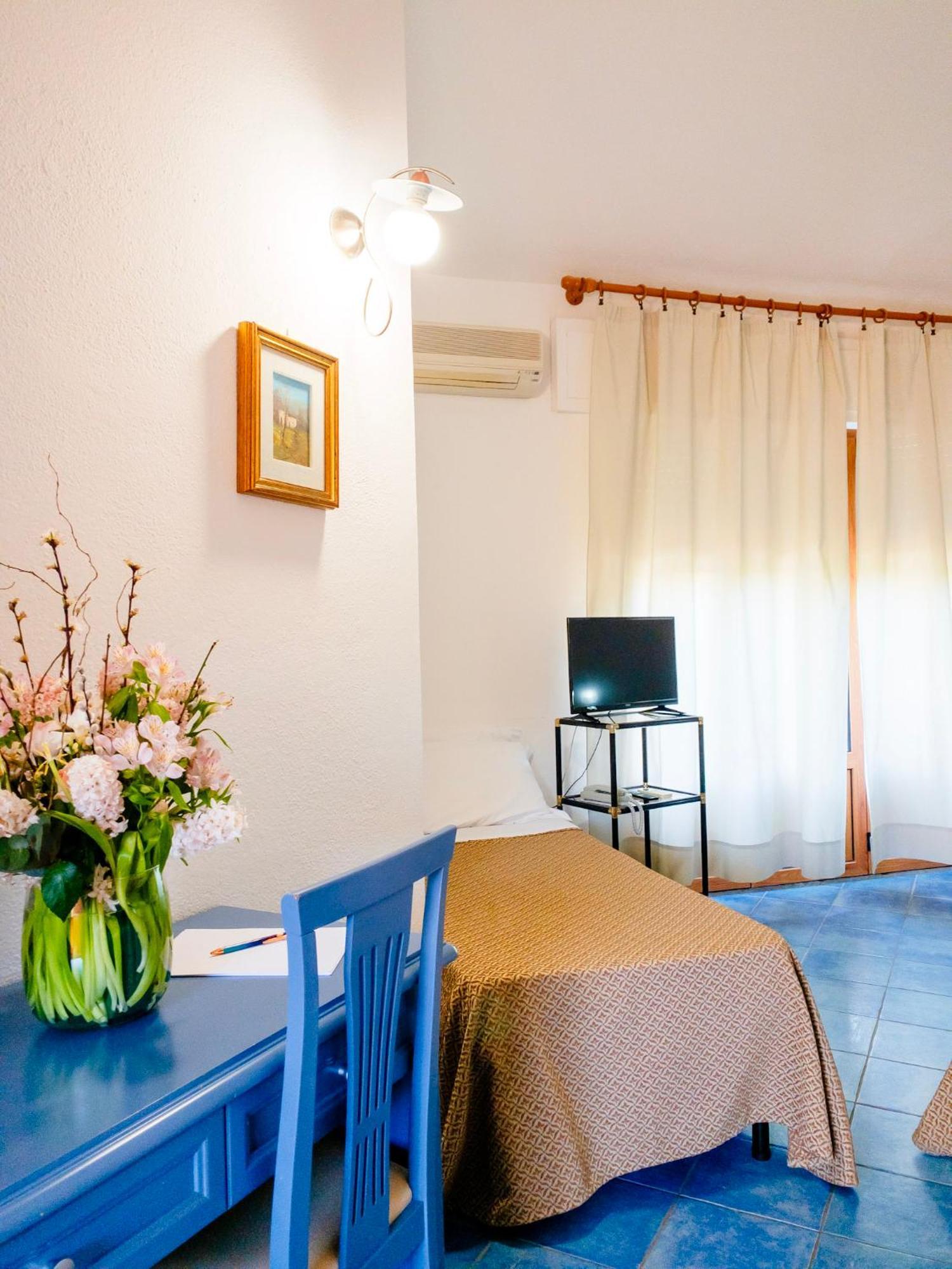 פוסאדה Hotel Donatella מראה חיצוני תמונה