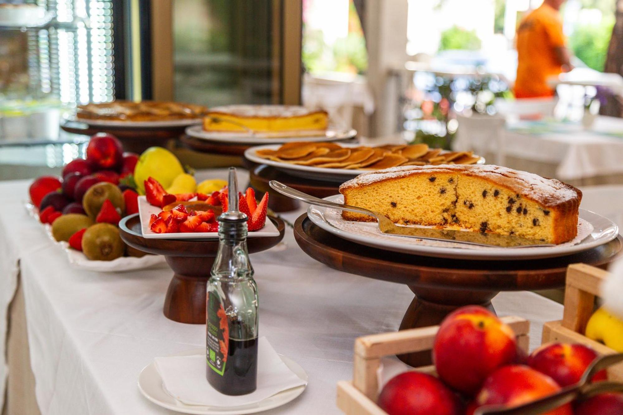 פוסאדה Hotel Donatella מראה חיצוני תמונה